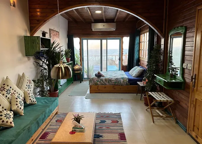 Apartman Front With Huge Roof Terrace
