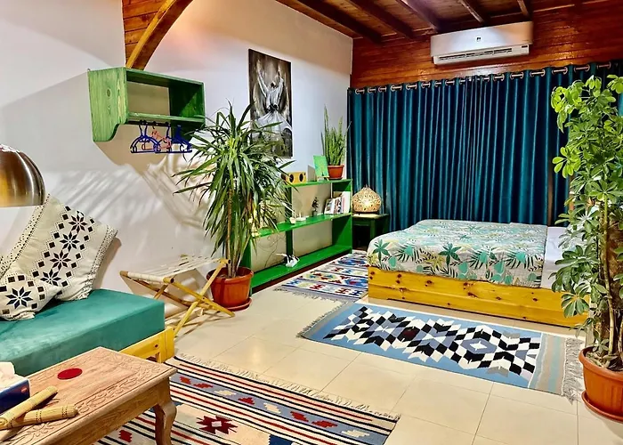 Apartman Front With Huge Roof Terrace