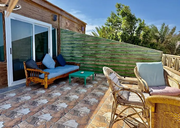 Front With Huge Roof Terrace *
