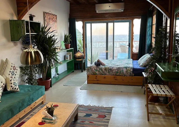 Front With Huge Roof Terrace Apartman