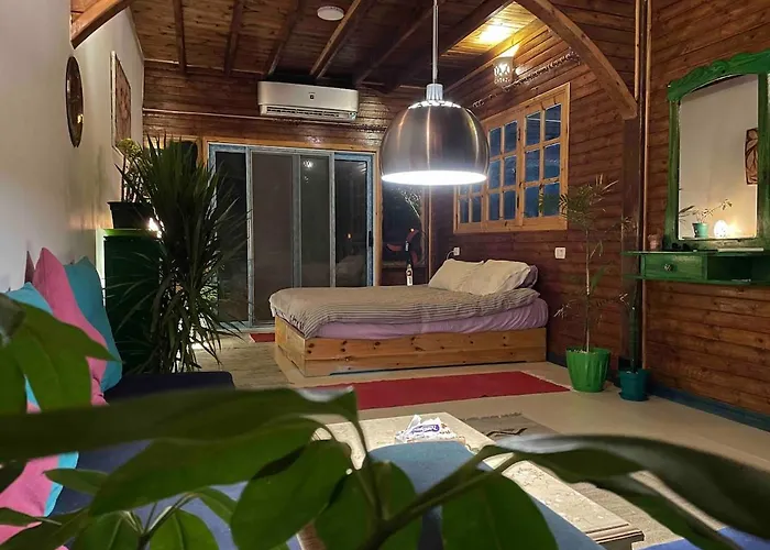 Front With Huge Roof Terrace Apartman
